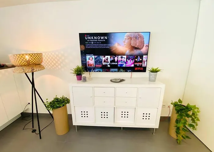 3 Bedrooms In Center With Terraces & Parking-Rol1